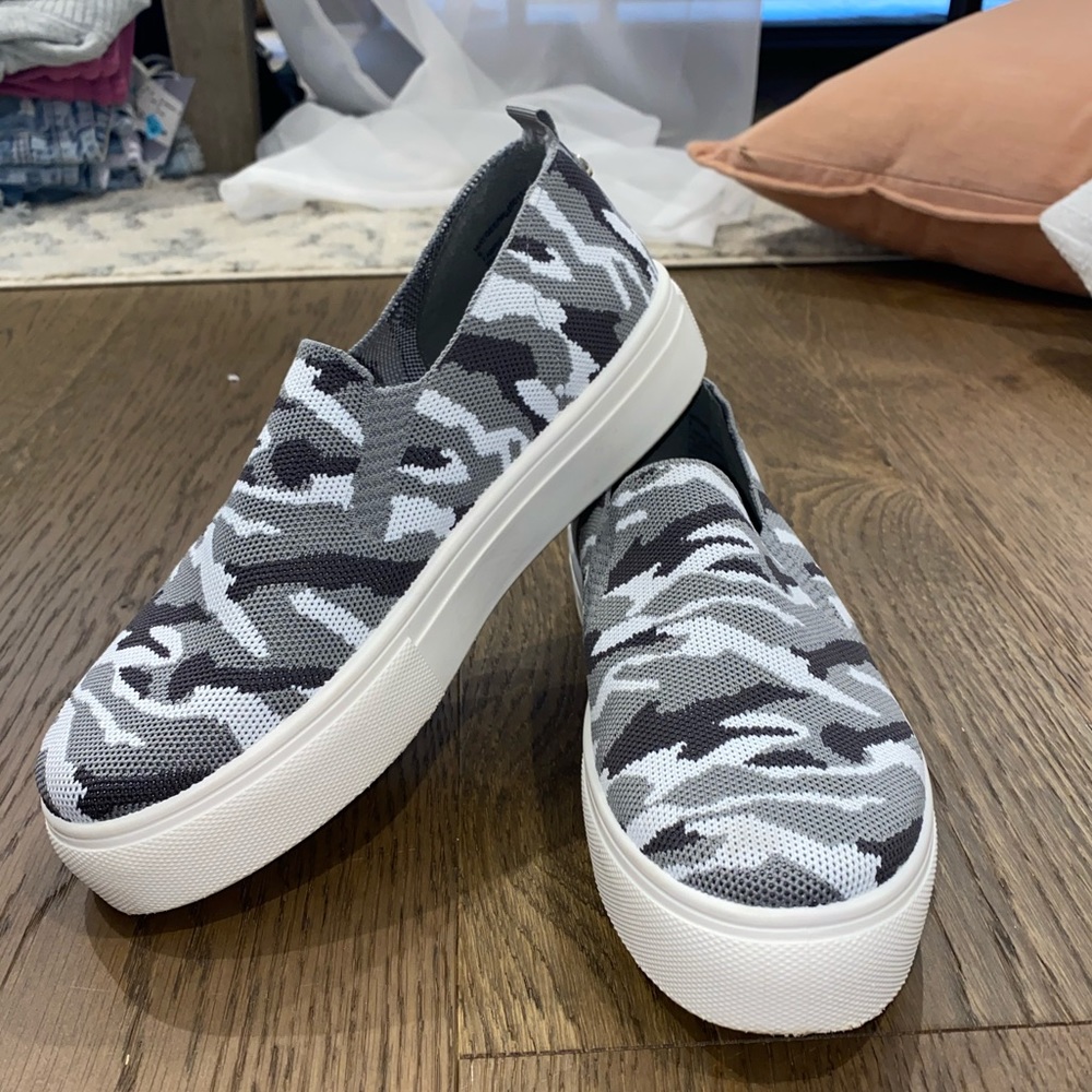 Camo Steve Madden platform slip ons
